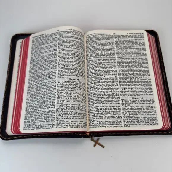 Vintage 1960s Holy Bible Concordance KJV Cross Zip-Around Leather Binding - Picture 6 of 13